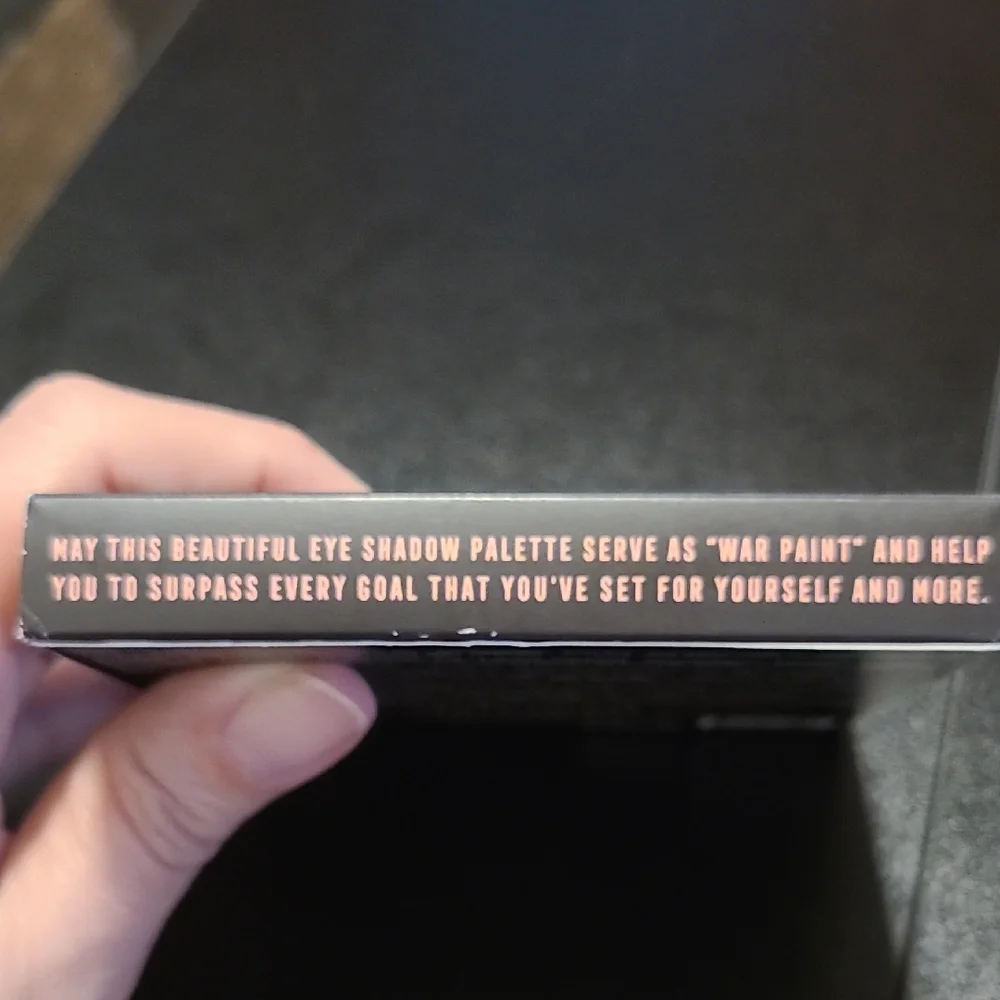 Bossy Eyeshadow- Style Meets Substance Eyeshadow Palette